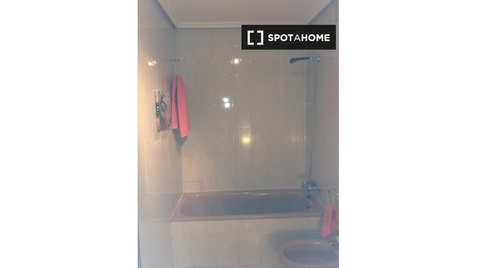 Double room Madrid, 5 beds, 140m² — photo 9