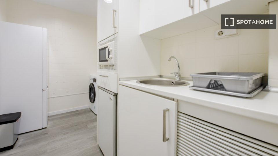 Double room Madrid, 8 beds — photo 14