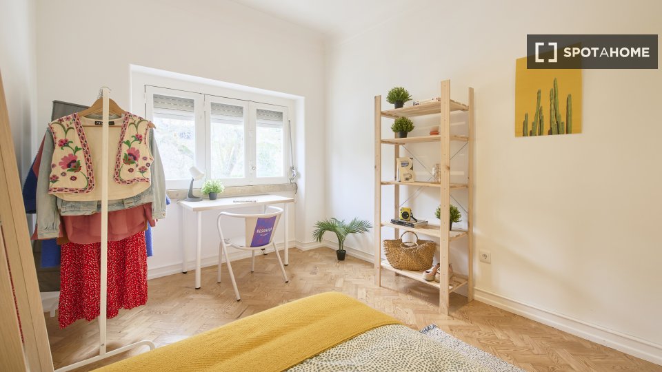 Double room Lisbon, 5 beds — photo 2