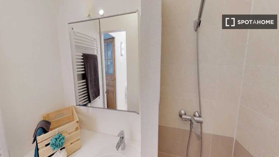 Double room Lyon, 5 beds, 130m² — photo 7