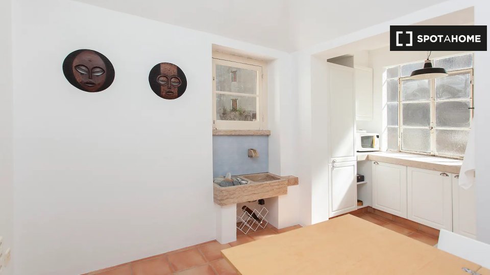Apartment Lisbon, 1 bed — photo 4