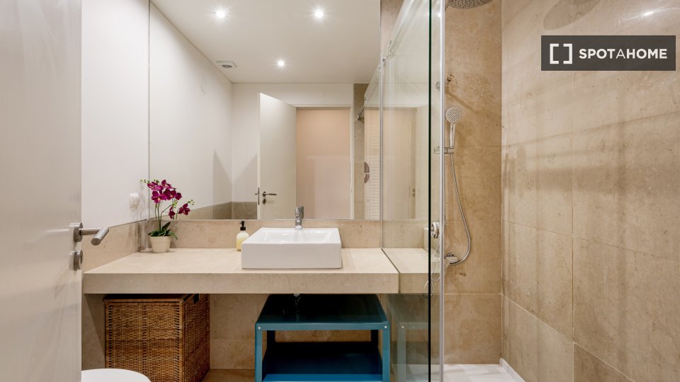Apartment Lisbon, 2 beds — photo 9
