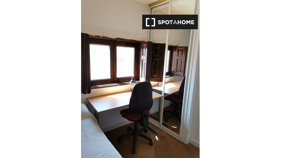 Double room Alcala_De_Henares, 5 beds — photo 1