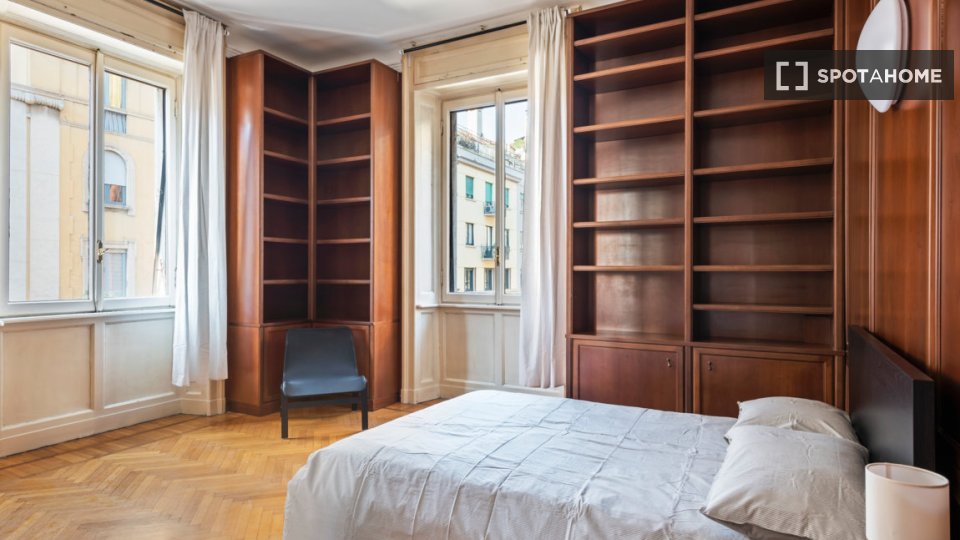 Double room Milan, 10 beds, 234m² — photo 1