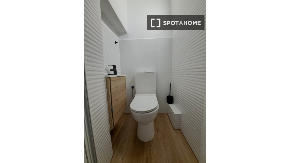 Double room Madrid, 12 beds, 185m² — photo 4