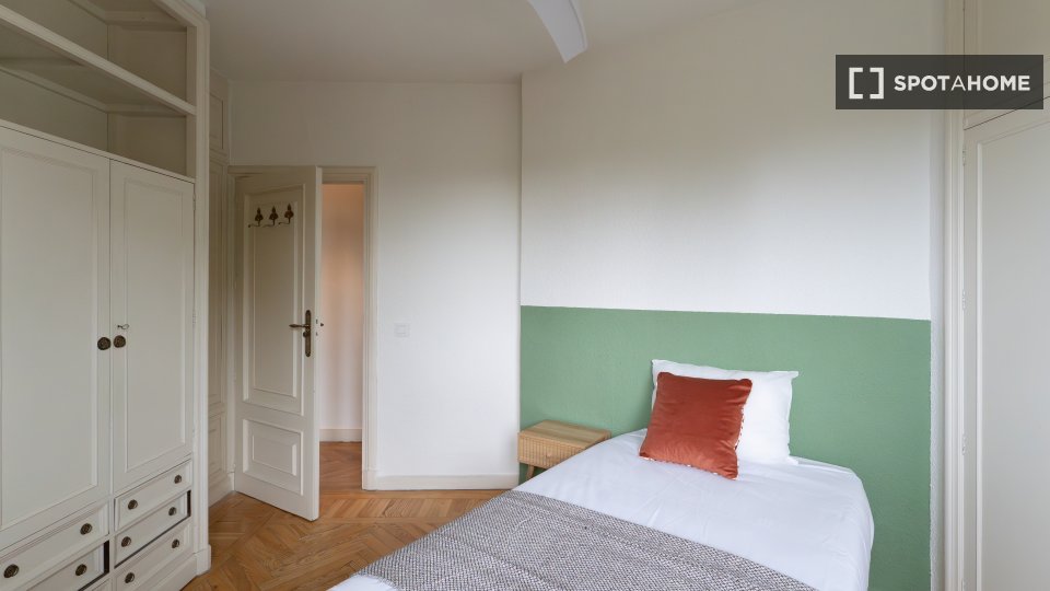 Double room Madrid, 6 beds — photo 13