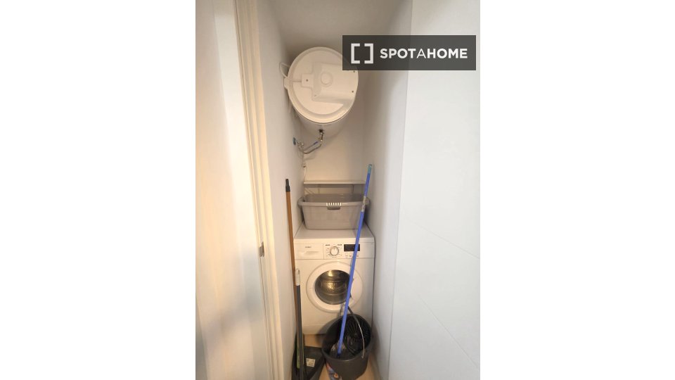 Piso de 2 habitaciones en alquiler en Palos de Moguer, Madrid.