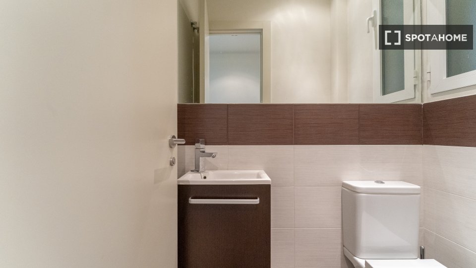 Double room Madrid, 6 beds — photo 2