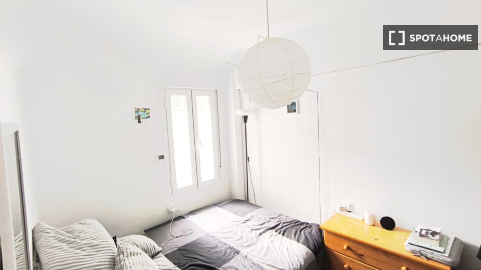 Double room Madrid, 2 beds, 90m² — photo 4