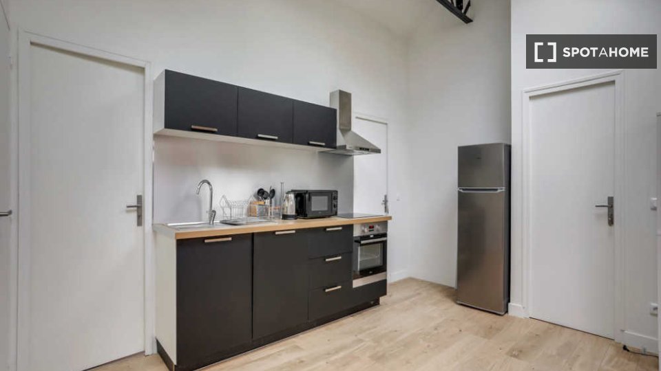 Double room Lille, 3 beds, 50m² — photo 3