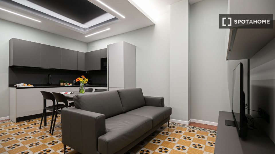 Apartment Milan, 2 beds, 72m² — photo 1