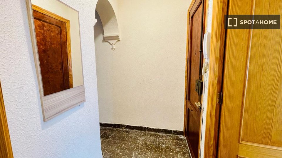 Apartment Valencia, 3 beds, 69m² — photo 13