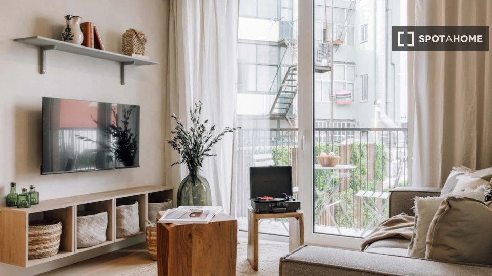 Apartment Lisbon, 1 bed — photo 2