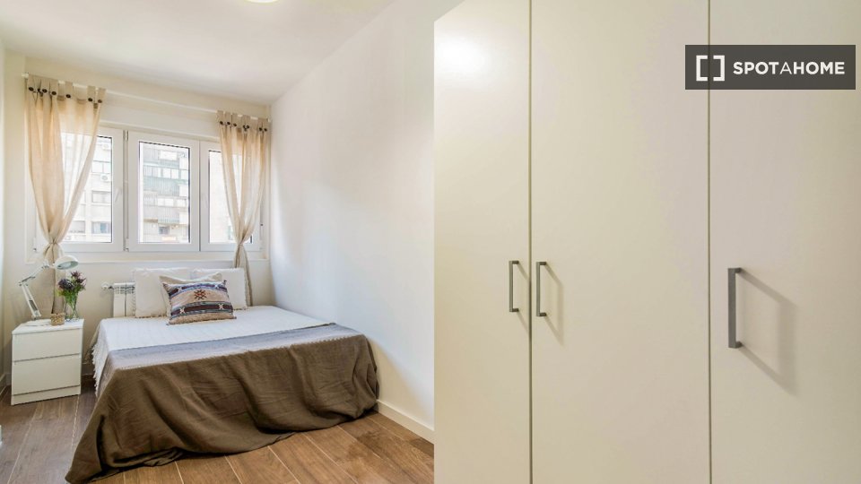 Double room Madrid, 6 beds, 110m² — photo 16