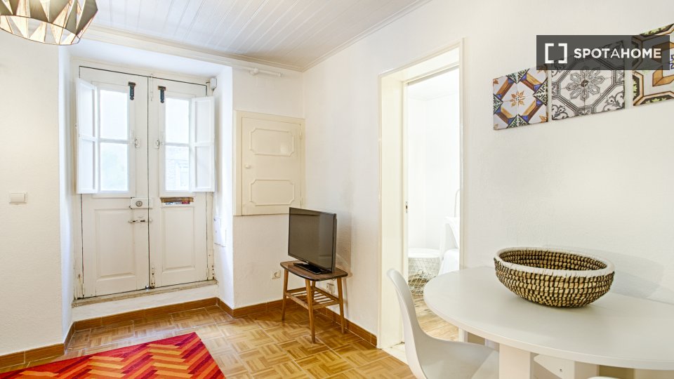 Apartment mono Lisbon, 50m² — photo 4