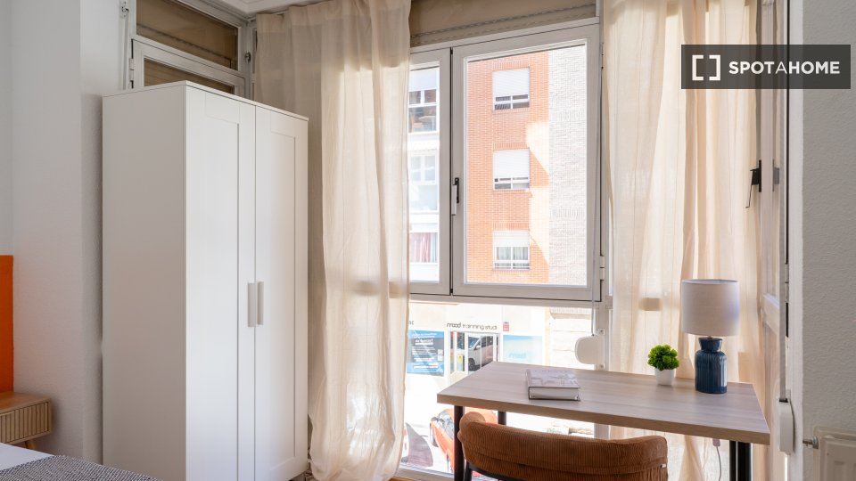 Double room Madrid, 5 beds — photo 2
