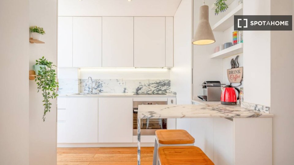 Apartment Lisbon, 1 bed — photo 9