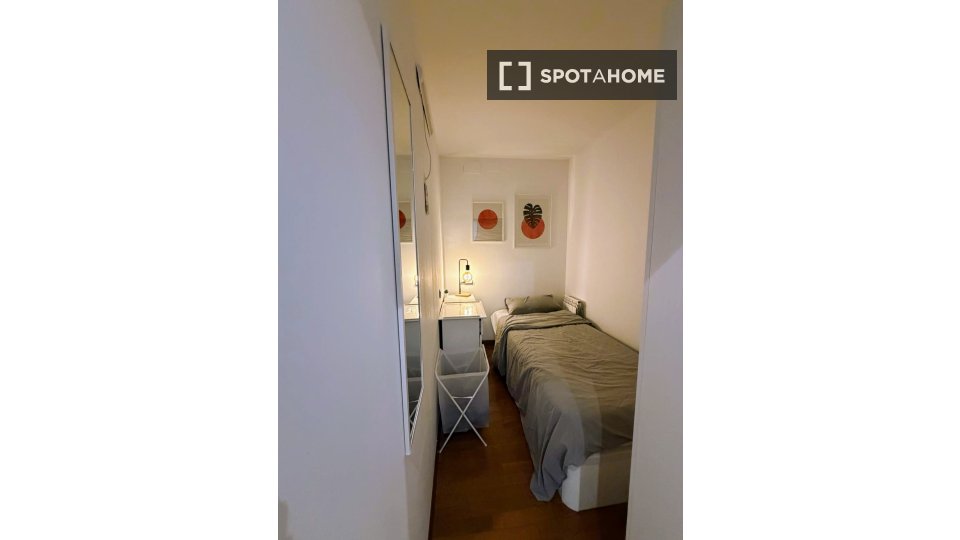 Double room Barcelona, 1 bed — photo 1