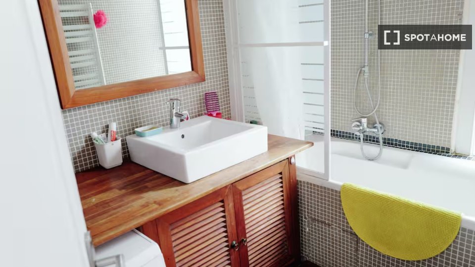 Double room Paris, 1 bed — photo 9