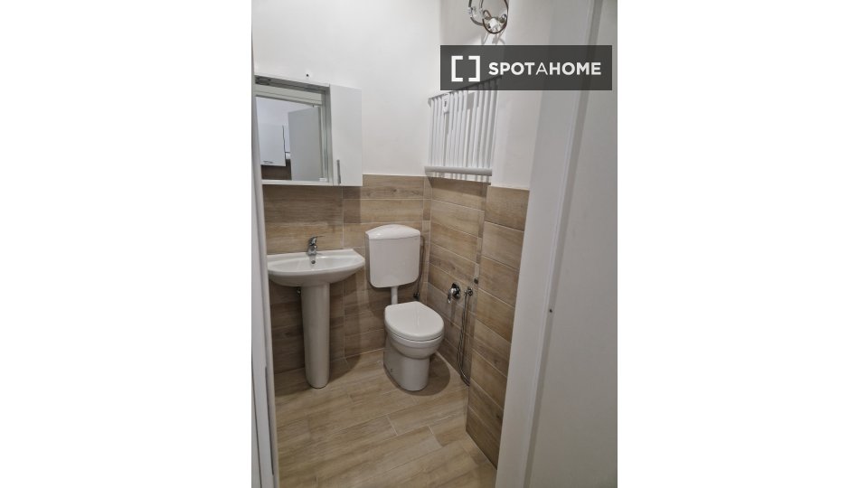 Double room Turin, 1 bed, 28m² — photo 12