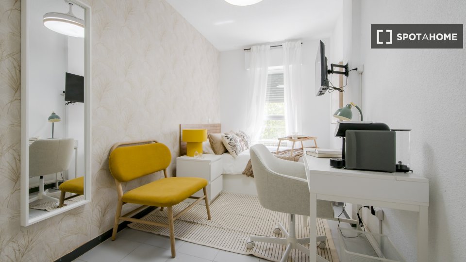 Double room Madrid, 5 beds — photo 34