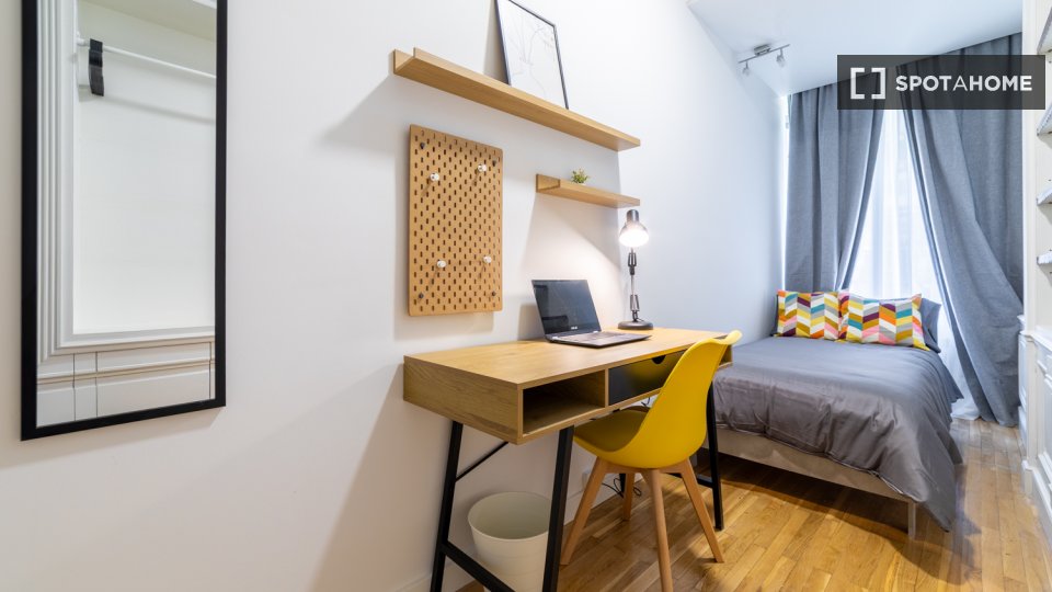 Double room Madrid, 13 beds, 301m² — photo 19