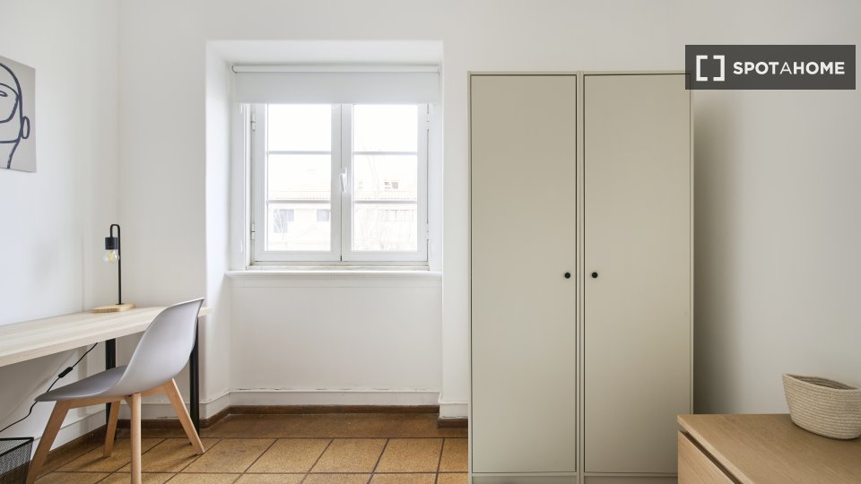 Double room Lisbon, 9 beds — photo 14