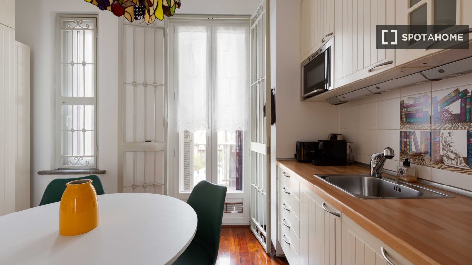 Apartment Milan, 1 bed, 65m² — photo 4