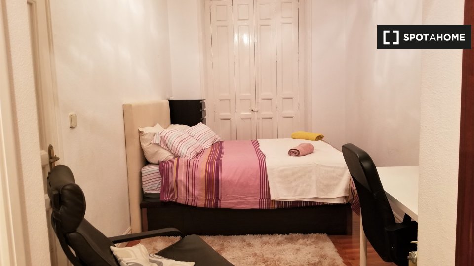 Double room Madrid, 5 beds, 110m² — photo 17