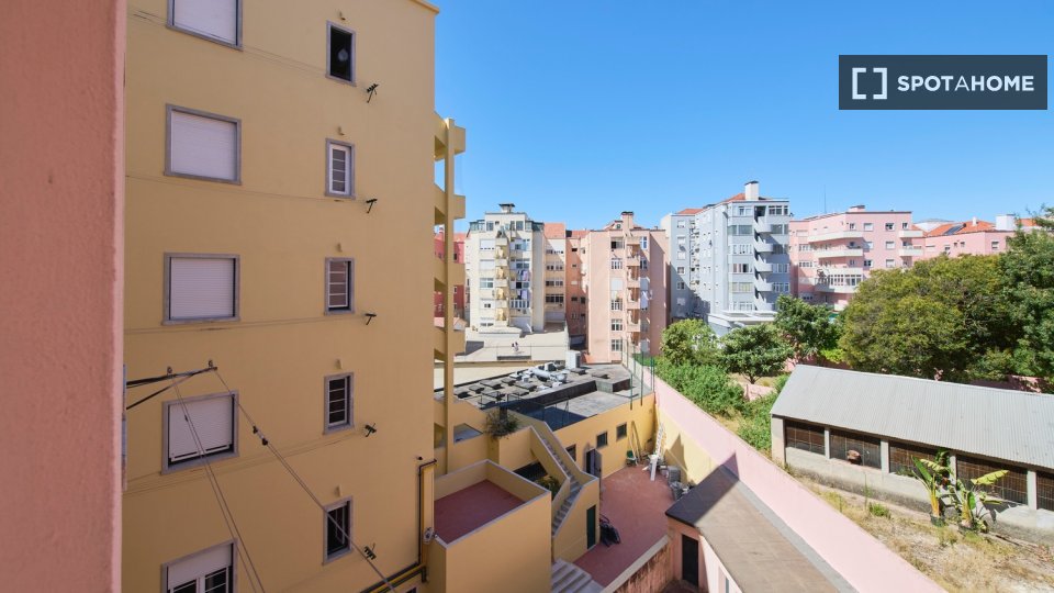 Double room Lisbon, 6 beds — photo 26
