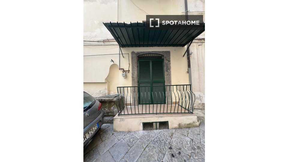 Double room Naples, 2 beds — photo 5