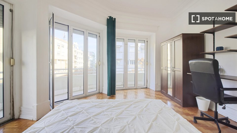 Double room Lisbon, 9 beds — photo 4