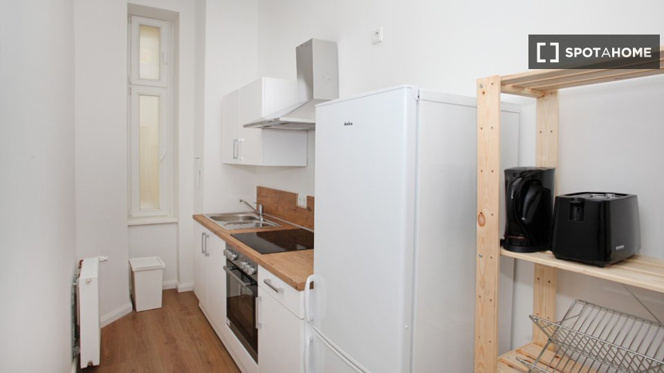 Double room Berlin, 4 beds, 90m² — photo 7