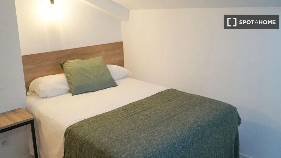 Double room Madrid, 4 beds — photo 12