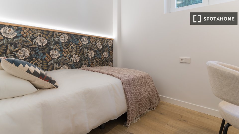 Double room Madrid, 6 beds — photo 11