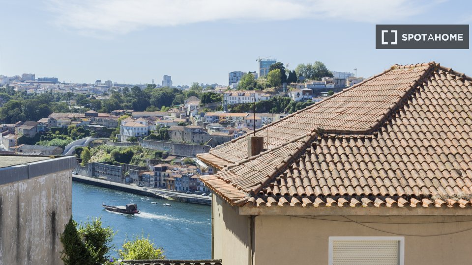 Apartment Porto, 3 beds, 95m² — photo 10