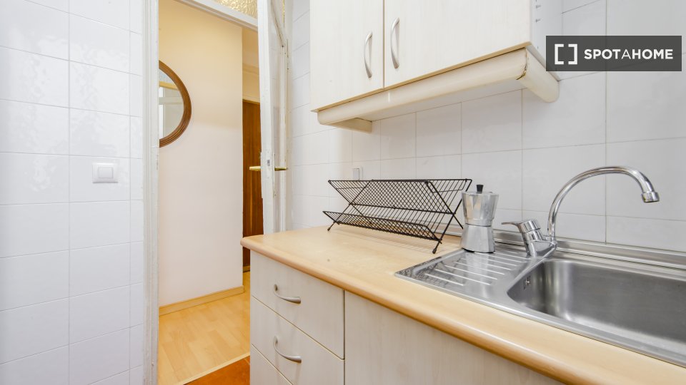 Double room Madrid, 4 beds, 70m² — photo 6
