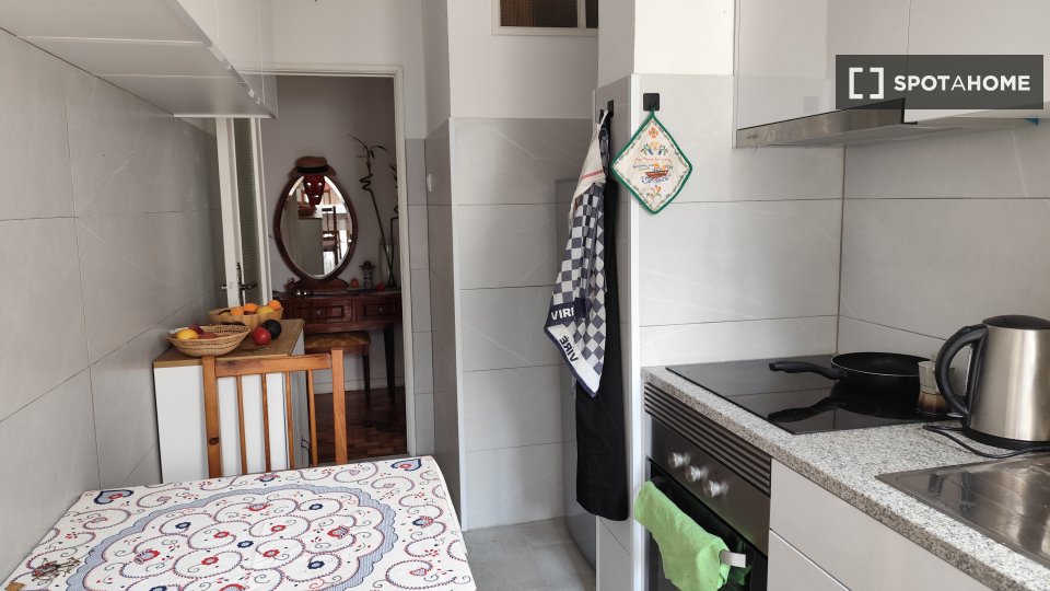 Double room Porto, 1 bed, 85m² — photo 15