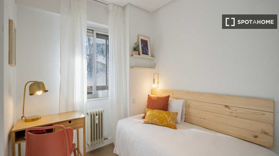 Double room Madrid, 16 beds — photo 50