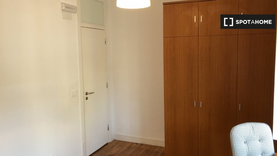 Double room Lisbon, 5 beds — photo 2