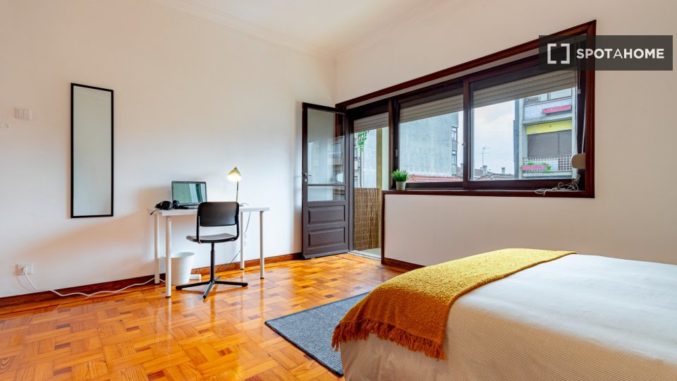 Double room Porto, 4 beds, 160m² — photo 2
