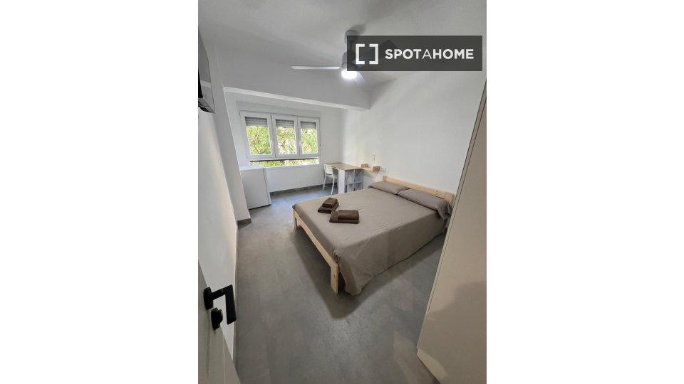 Double room Alicante, 5 beds — photo 13