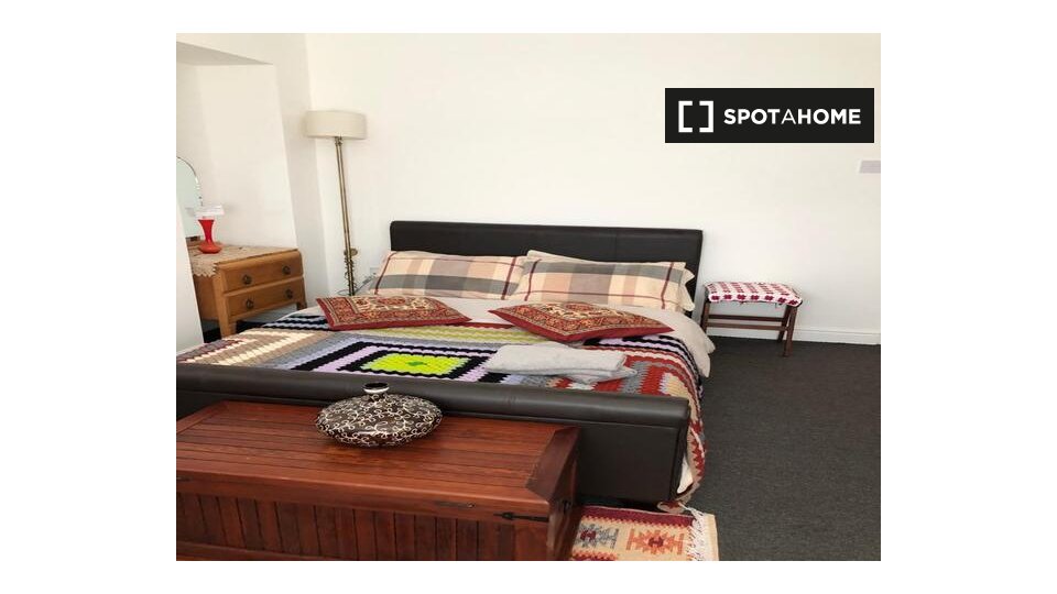 Double room London, 5 beds — photo 1