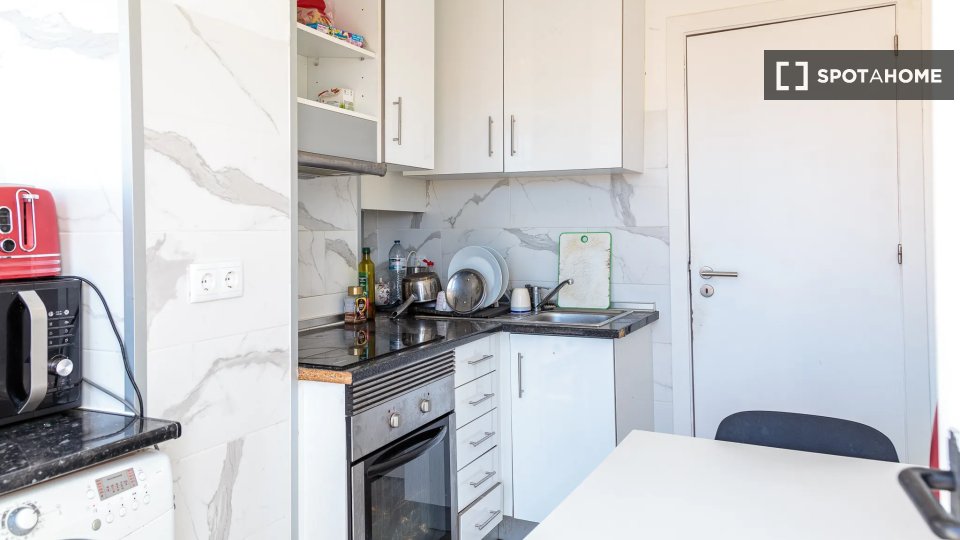 Double room Lisbon, 4 beds — photo 6