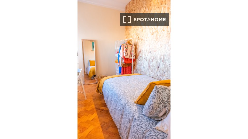Double room Lisbon, 7 beds — photo 11