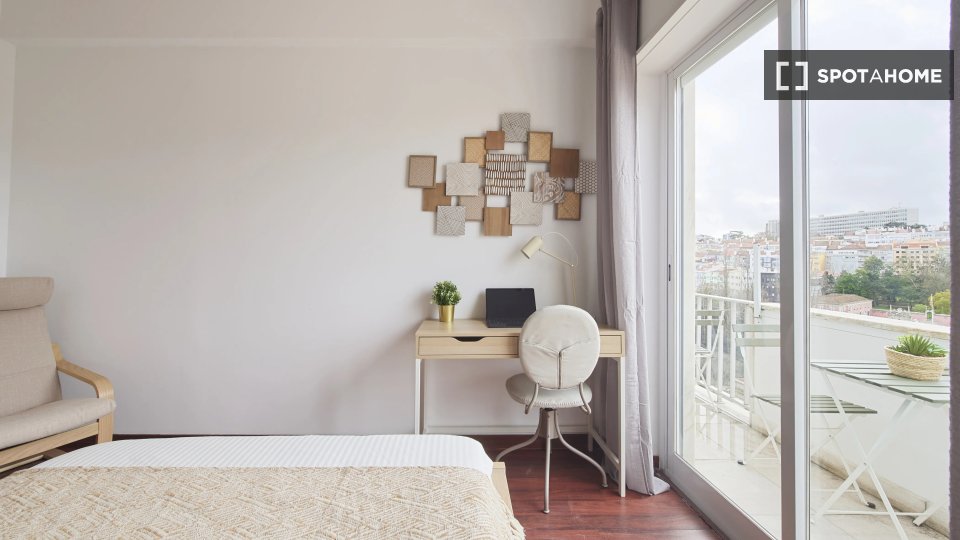Double room Lisbon, 7 beds — photo 14