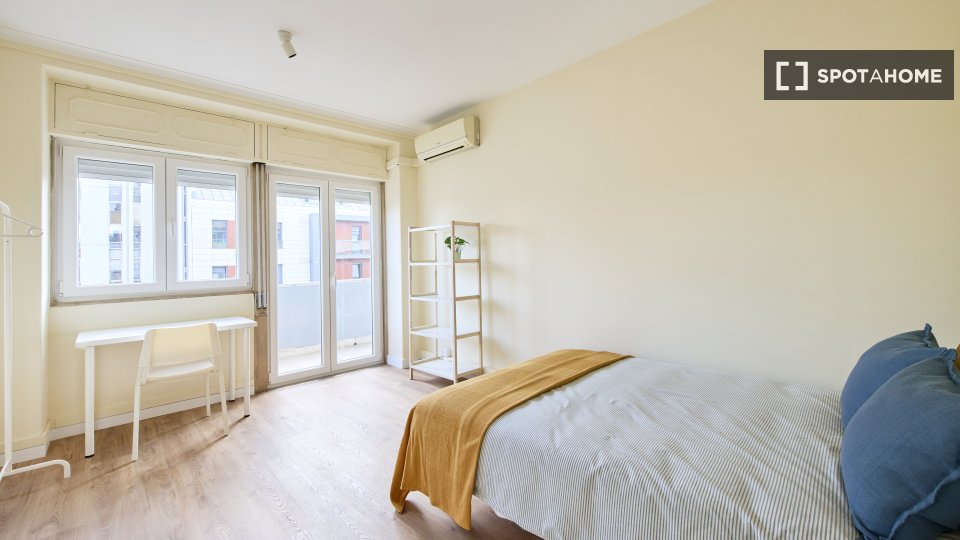 Double room Lisbon, 9 beds, 160m² — photo 36