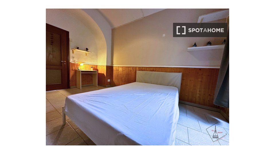 Double room Turin, 3 beds — photo 17