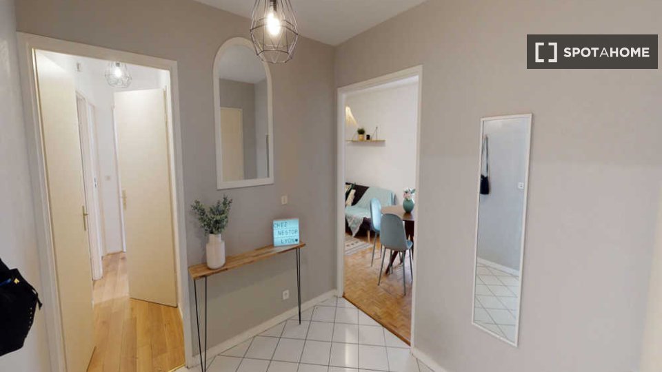 Double room Lyon, 5 beds, 90m² — photo 10