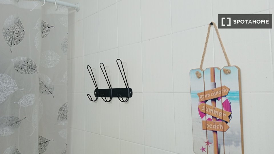 Double room Santa_Cruz_De_Tenerife, 4 beds, 75m² — photo 10